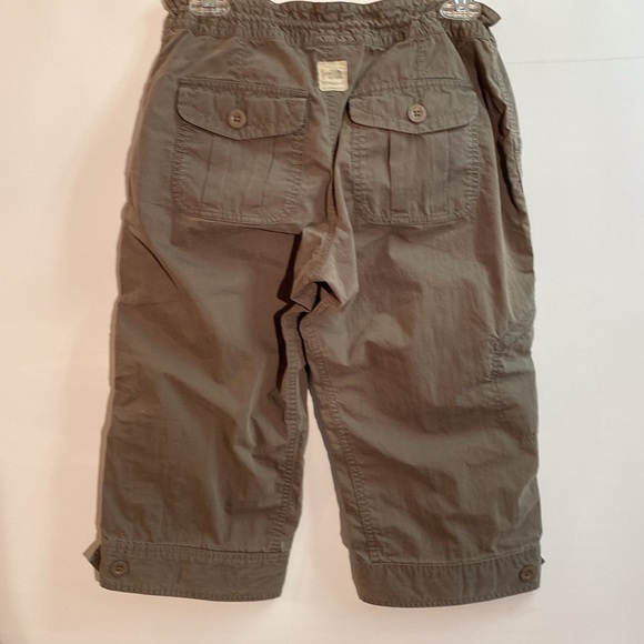 The North Face - active khaki capri pants. Size 8 - Picture 2 of 10
